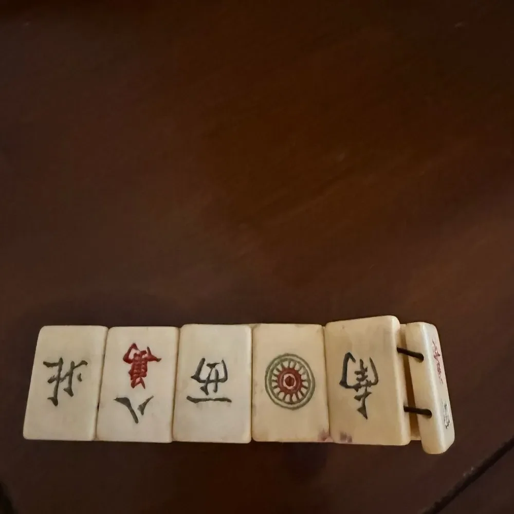 Vintage Bakelite Mahjong Tile Stretch Bracelet. - Picture 6 of 8